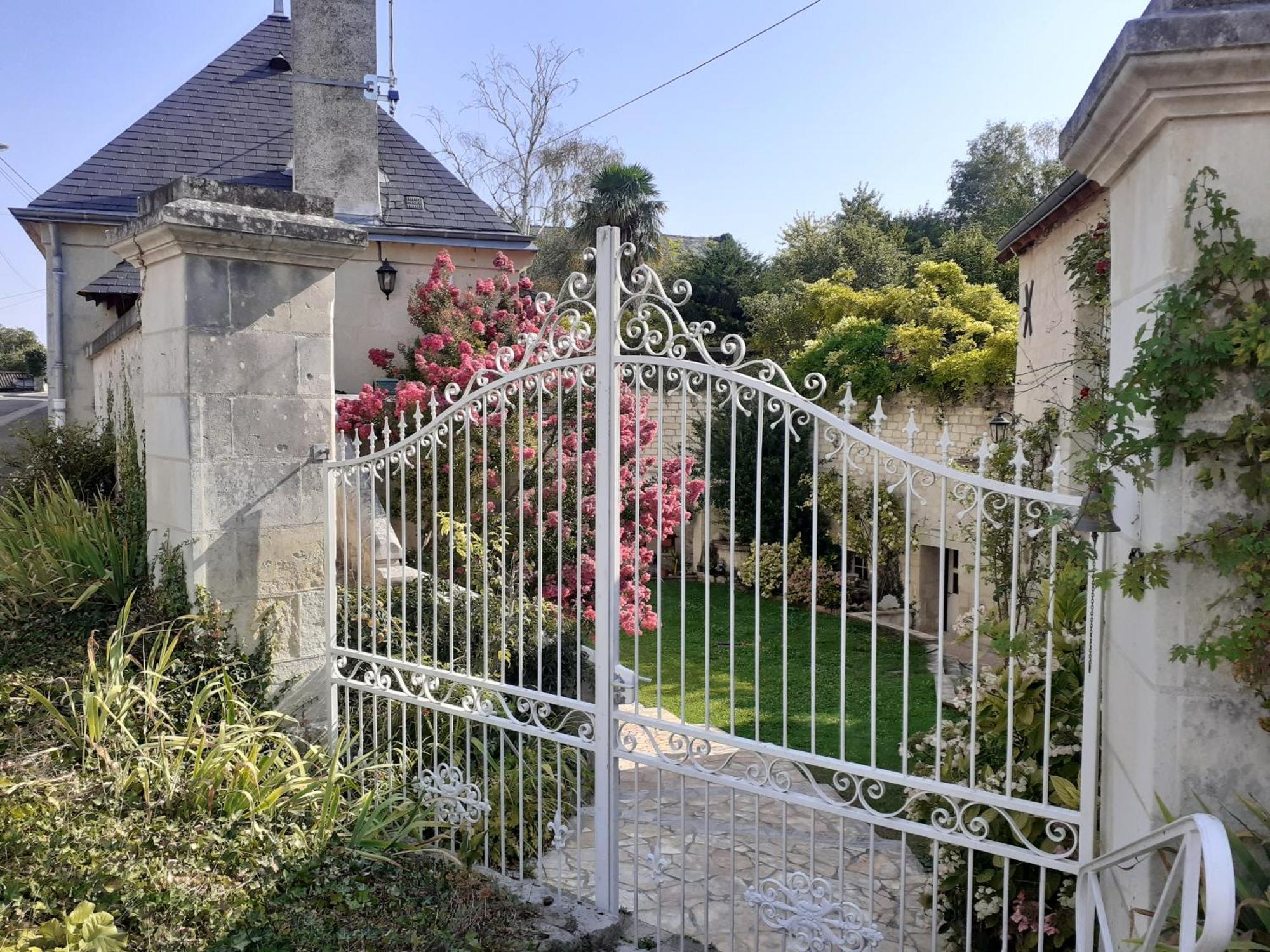 Esprit Troglo Villa Beaumont-en-Veron Luaran gambar